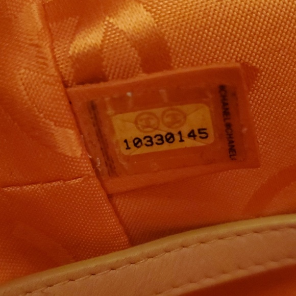 🤩Used twice 100% authentic Chanel calfskin tote bag "price firm" - Picture 11 of 17